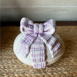 Decorative candy dish